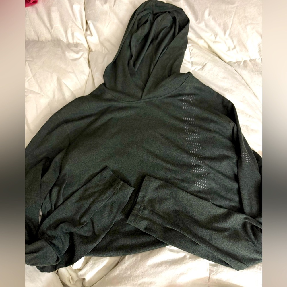 Men’s Under Armour Threadborne Green Long sleeve With Hood size Medium